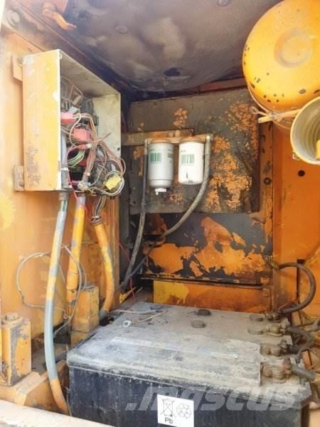 Liebherr R900 B Beltegraver