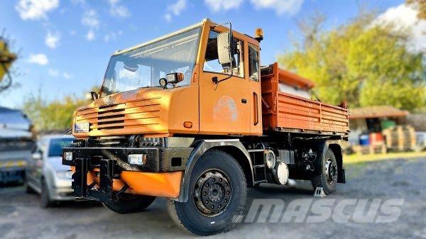 Praga NTS 265 + sypač Sand- og saltspredere