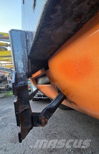 Praga NTS 265 + sypač Sand- og saltspredere