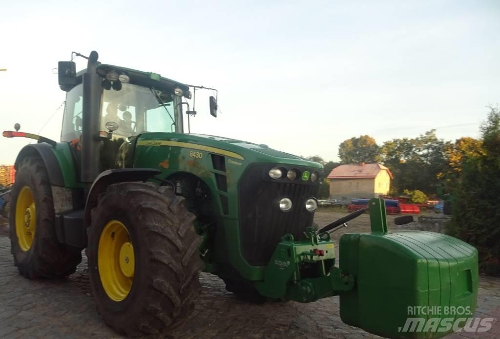 John Deere 8430 Traktorer