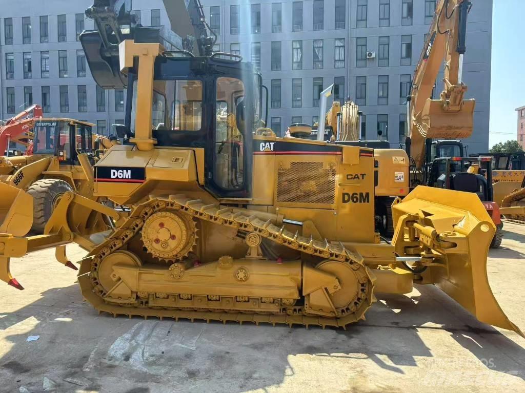 CAT D 6 M XL Dozere Beltegående
