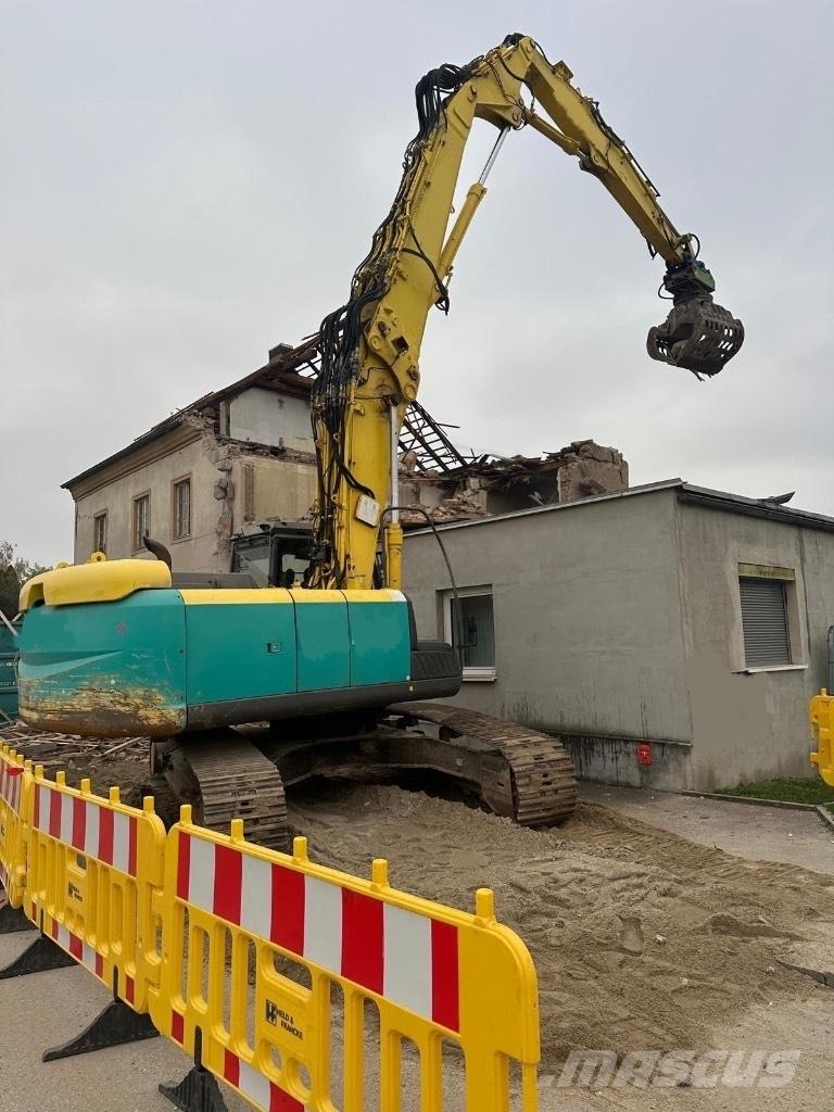 Hitachi LC 250 Gravemaskiner for riving
