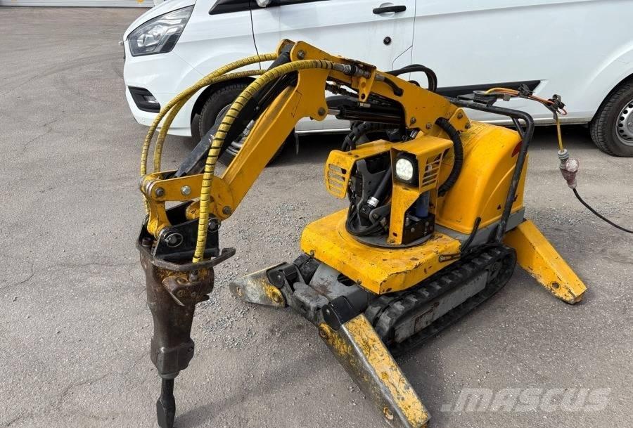 Brokk 50 Gravemaskiner for riving