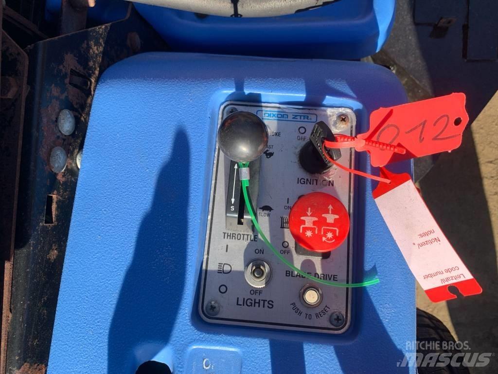 Dixon ZTR4421 Spakstyrte gressklippere