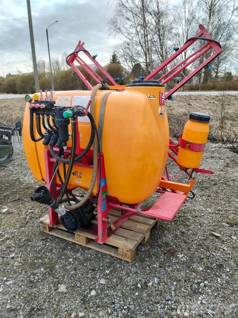 Junkkari 900 / 12 3-punktmonterte Sprøyter