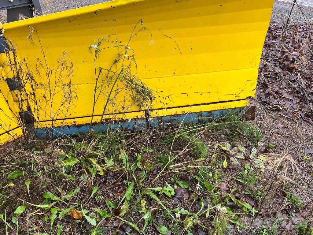 Vama 320 Snøploger- og skjær