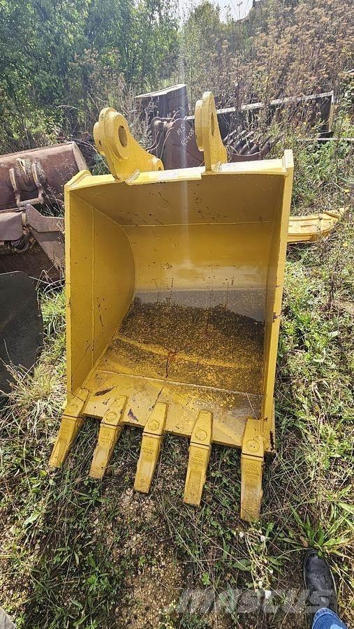 Komatsu PC200 Skuffer