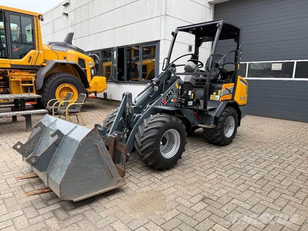 GiANT G2700 Hjullastere
