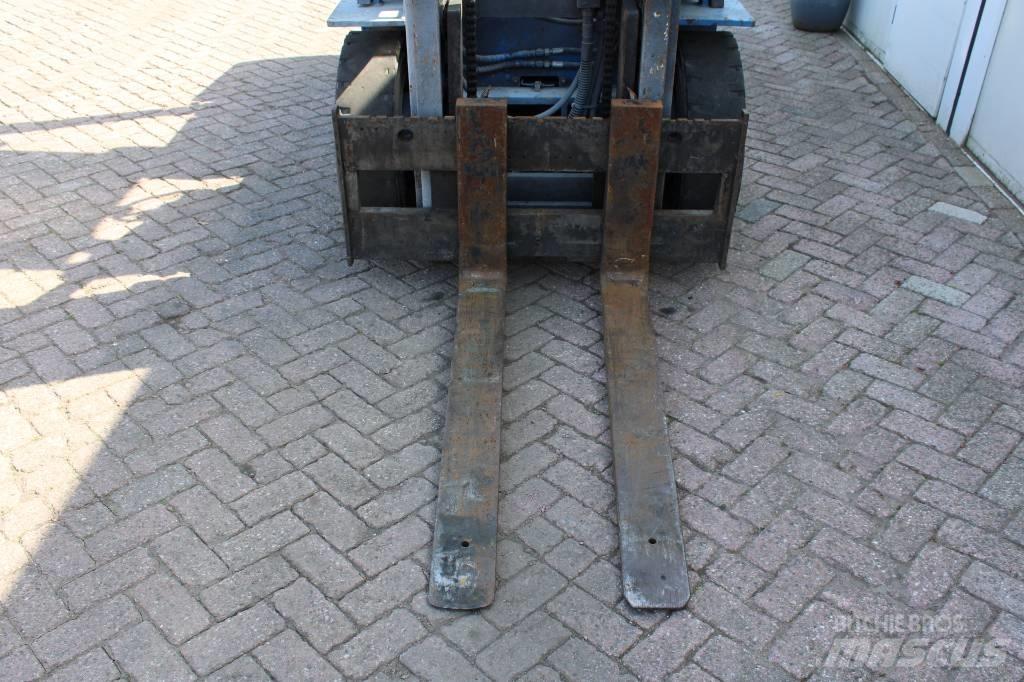 Daewoo D 40 S Diesel Trucker