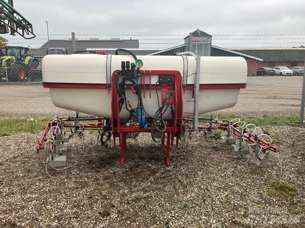  Agrovo 3000 liter 3-punktmonterte Sprøyter