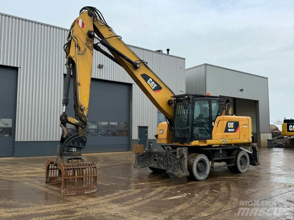 CAT MH3022 Spesialtilpassede gravemaskiner