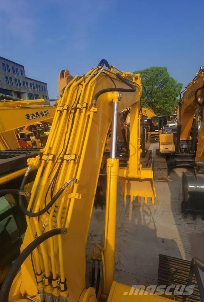 Komatsu PC 220-8 Beltegraver