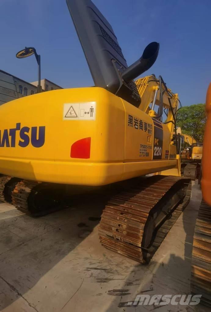 Komatsu PC 220-8 Beltegraver