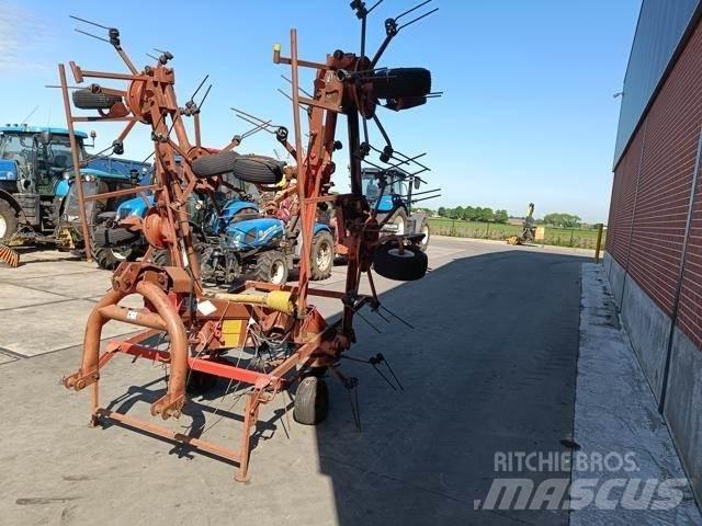 Kuhn GF8501 MH Raker og høyvendere