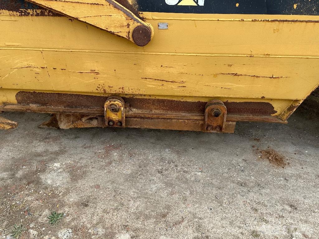 CAT 615 Veiskrape