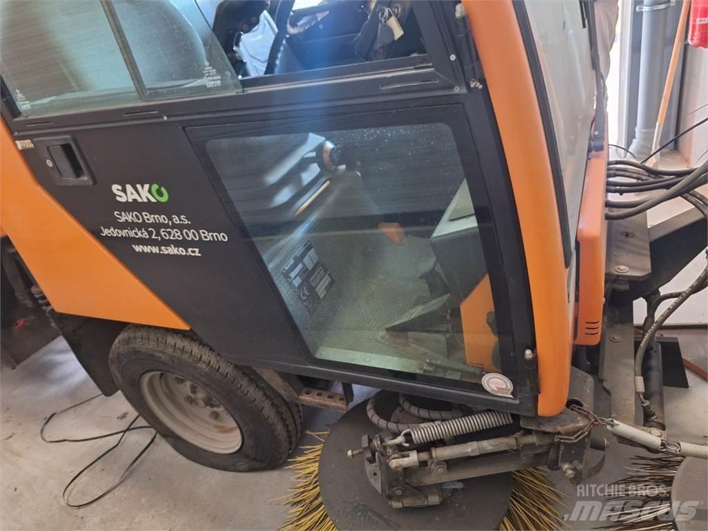 Bucher CC 2000 E2 Anlegg - Annet