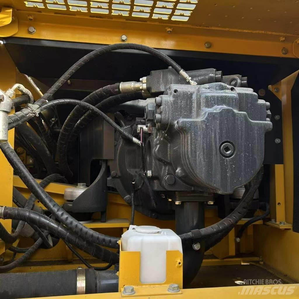 Komatsu 450 Beltegraver