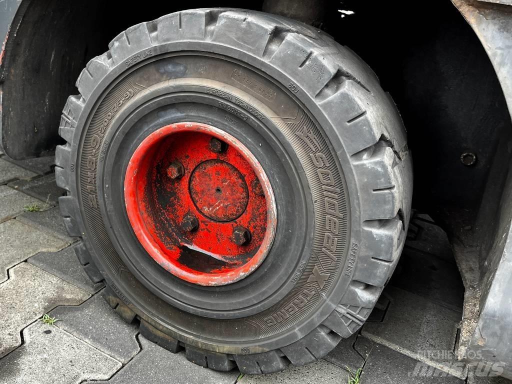 Linde P 250 Tauetraktor