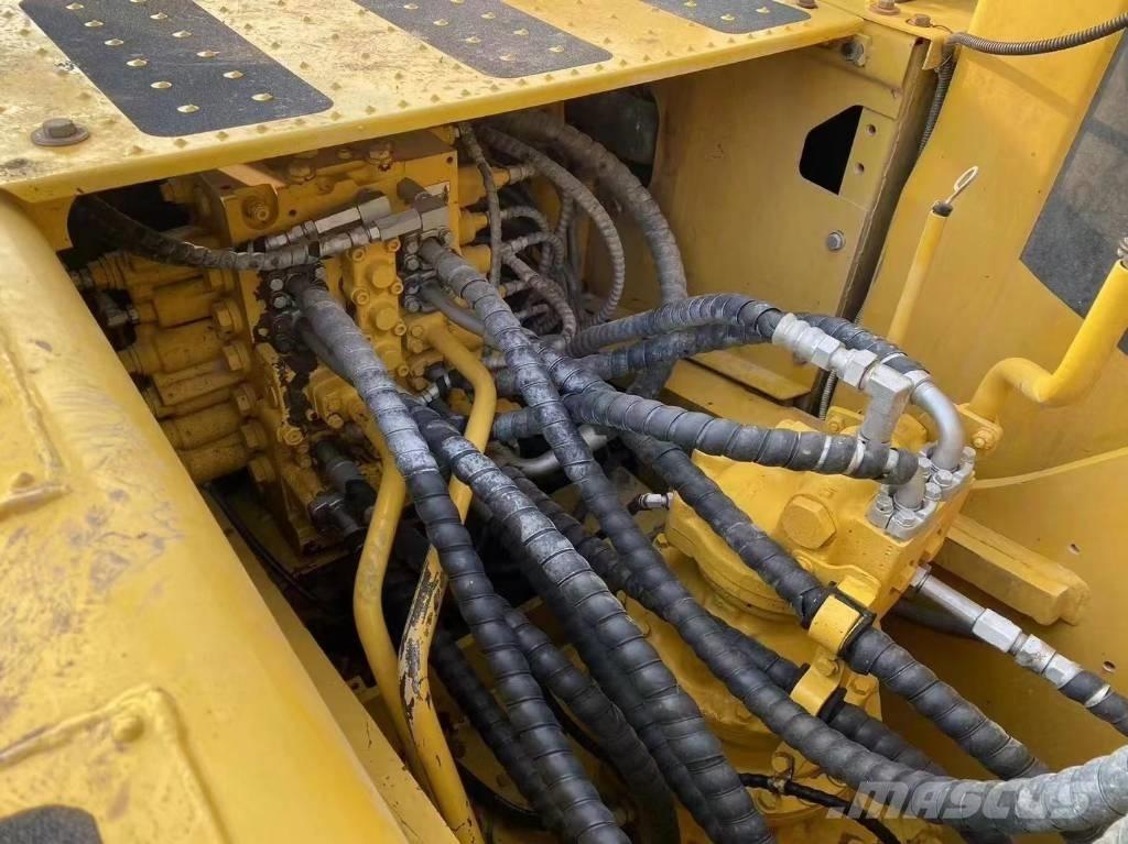 Komatsu pc 220 Beltegraver