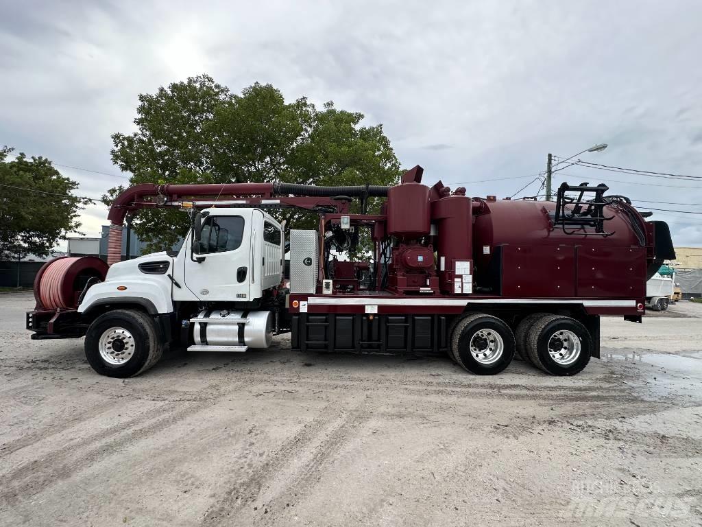 Freightliner 114 SD Slamsugere