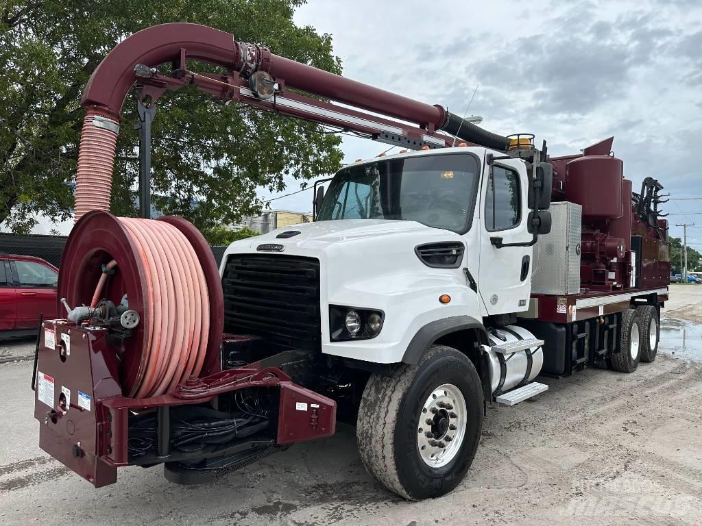 Freightliner 114 SD Slamsugere