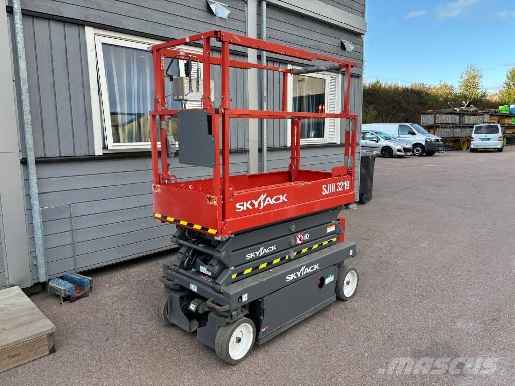 SkyJack SJ III 3219 Sakselifter