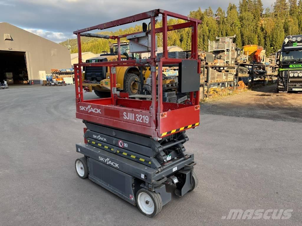 SkyJack SJ III 3219 Sakselifter