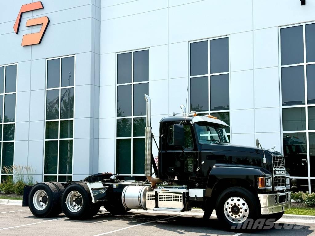 Mack Pinnacle Trekkvogner
