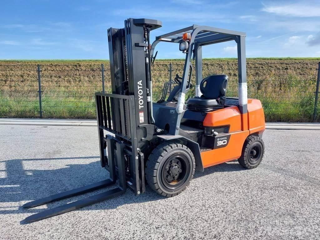 Toyota FDZN30 Gaffeltrucker - Annet