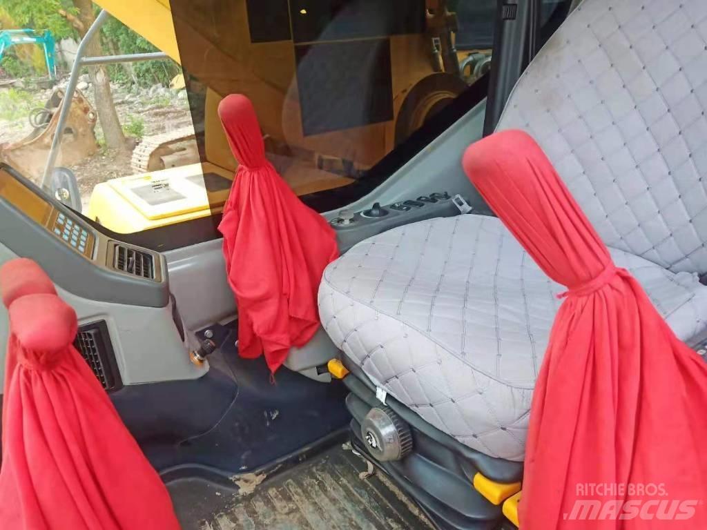 Komatsu PC 450-7 Beltegraver
