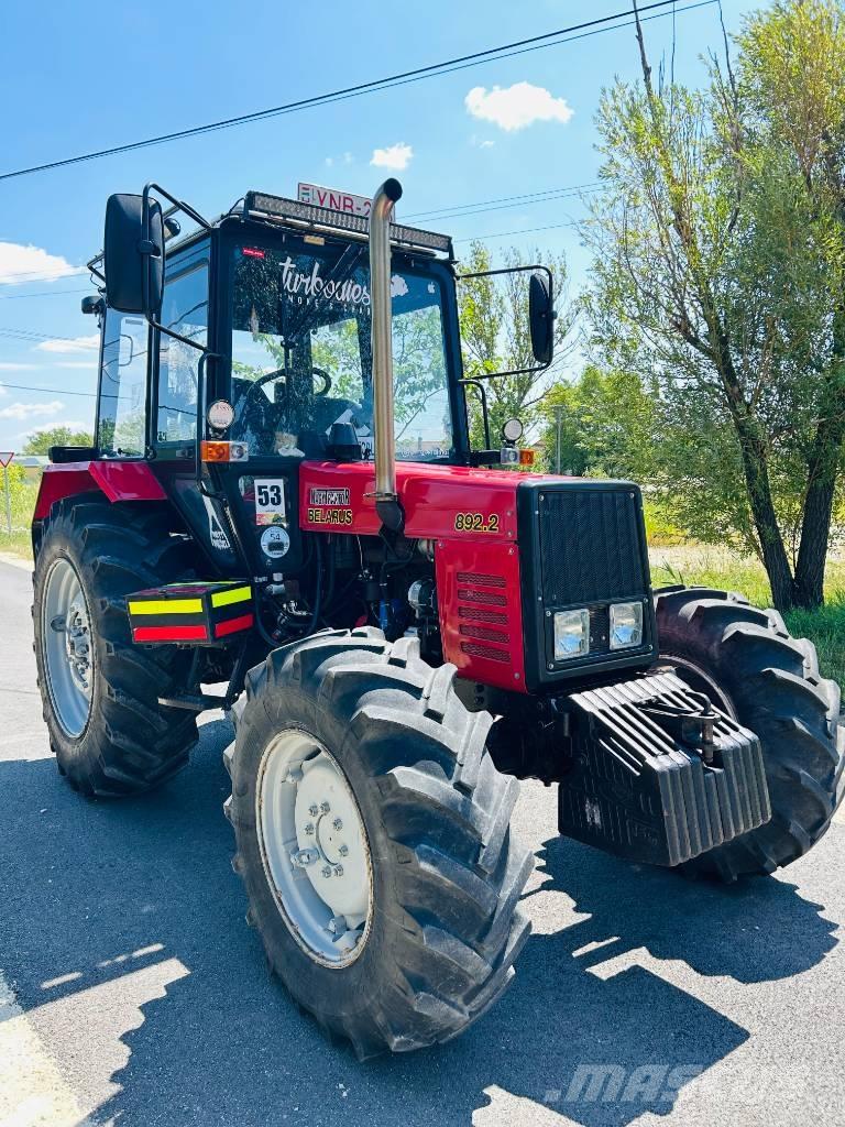 MTZ 892.2 Traktor med skogsutstyr