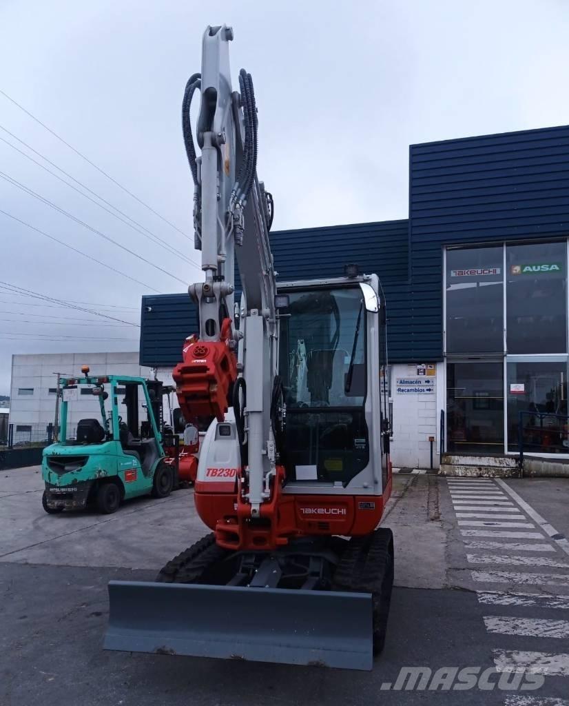 Takeuchi TB 230 Minigravere <7t