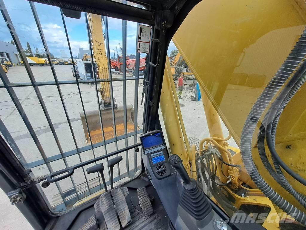 Komatsu HB215LC-2 Beltegraver