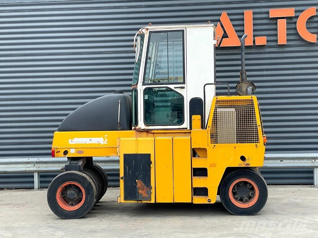 Dynapac CP 142 Gummihjulsvalser