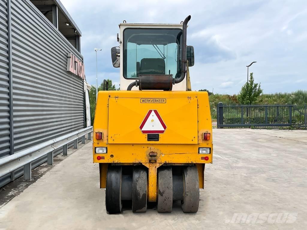 Dynapac CP 142 Gummihjulsvalser