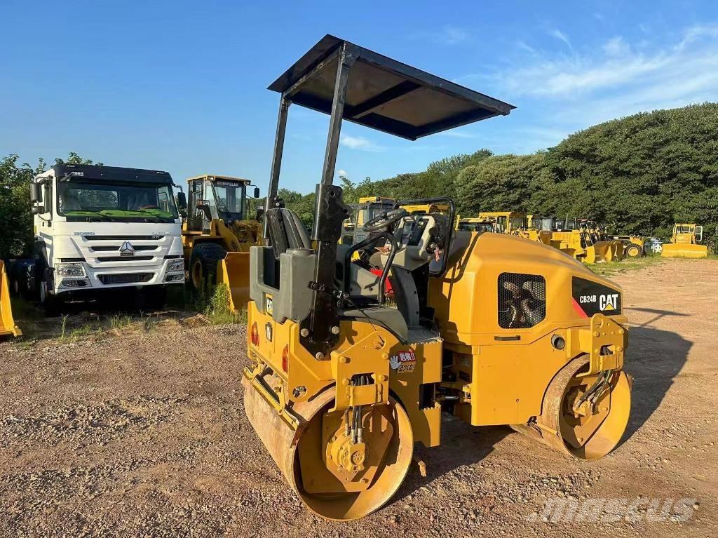 CAT CB 24 B Tandem Valser