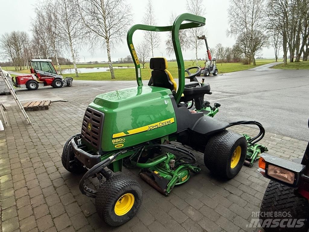 John Deere 8800 Sitteklippere