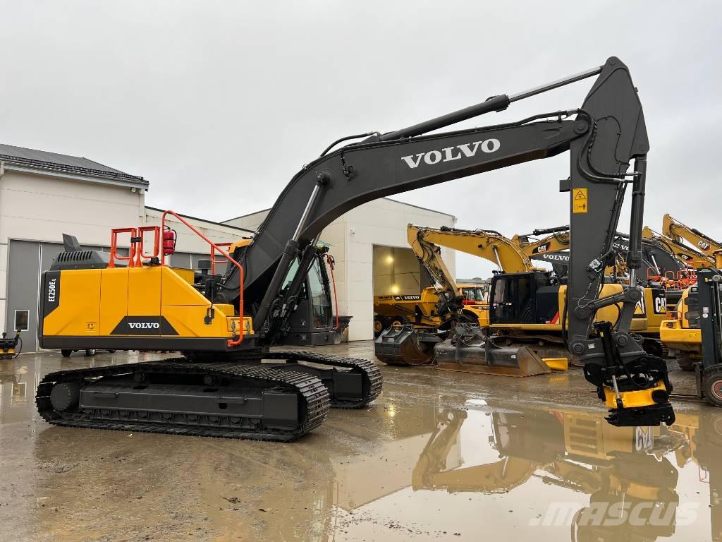 Volvo EC 250 EL Beltegraver
