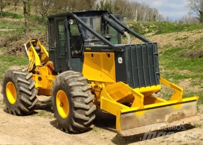 John Deere 640 Stammelunner