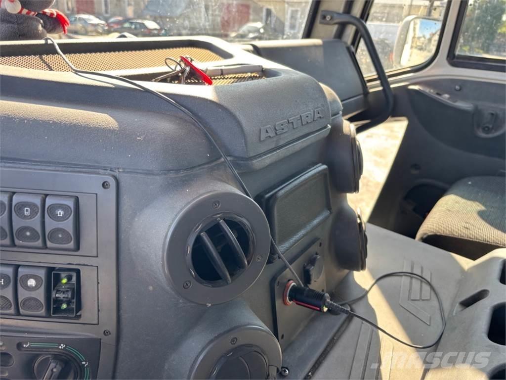 Astra HD8 8X6 Tippbil