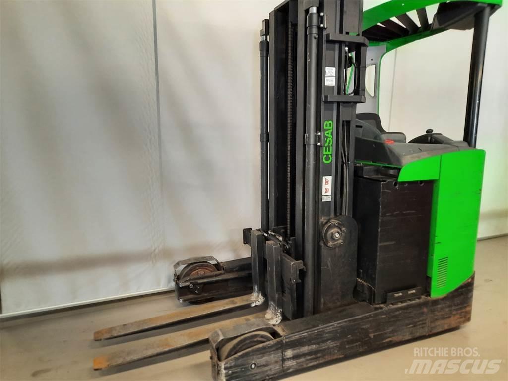 Cesab R 325 Skyvemasttruck
