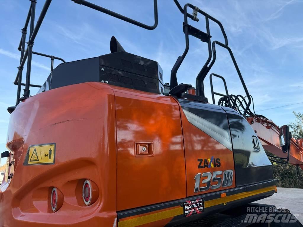 Hitachi ZX 135 W-7 Hjulgravere