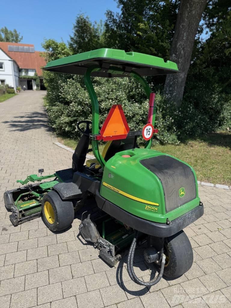John Deere 2500 E Green klippere