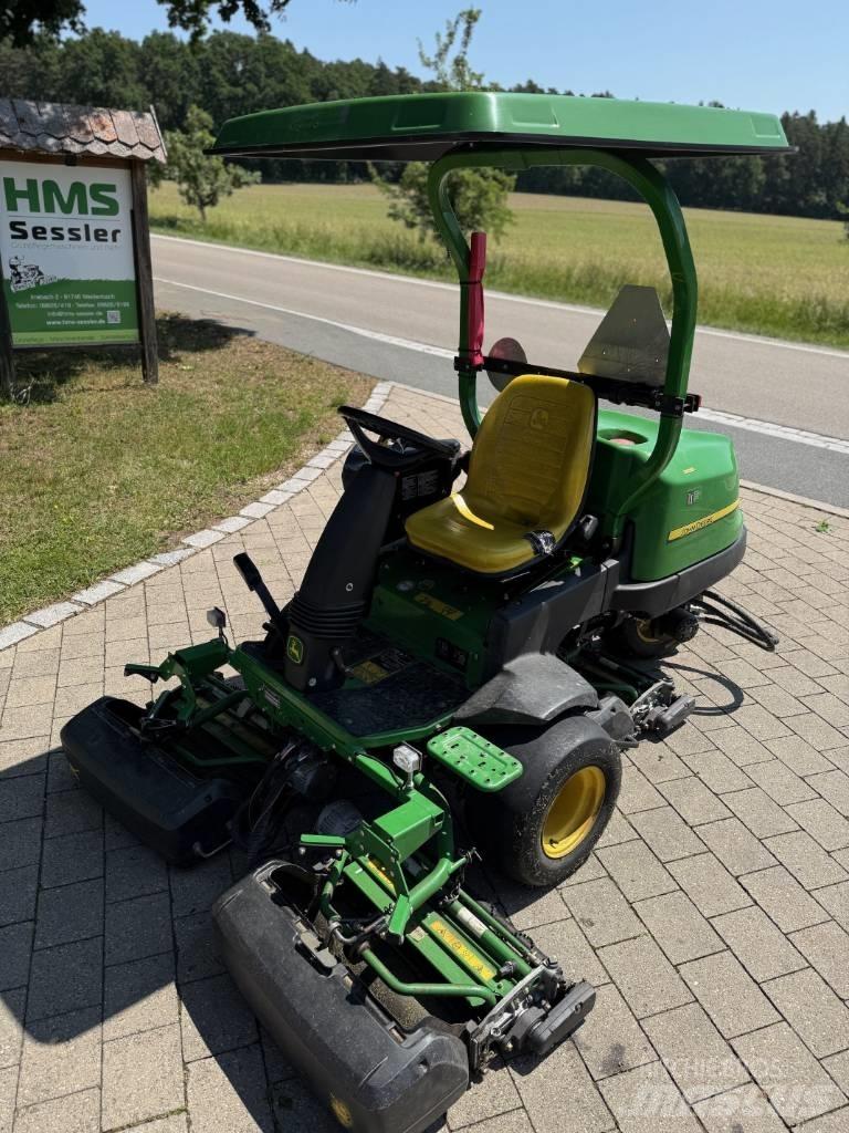 John Deere 2500 E Green klippere