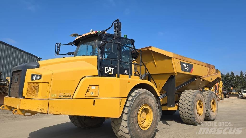 CAT 745 Rammestyrte Dumpere