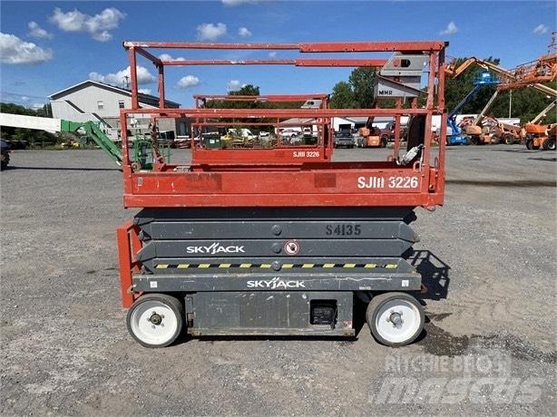 SkyJack SJ III 3226 Sakselifter