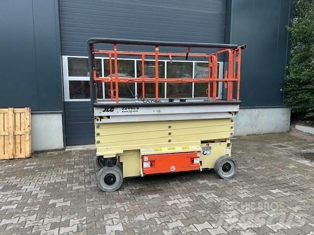 JLG 3246 ES Sakselifter