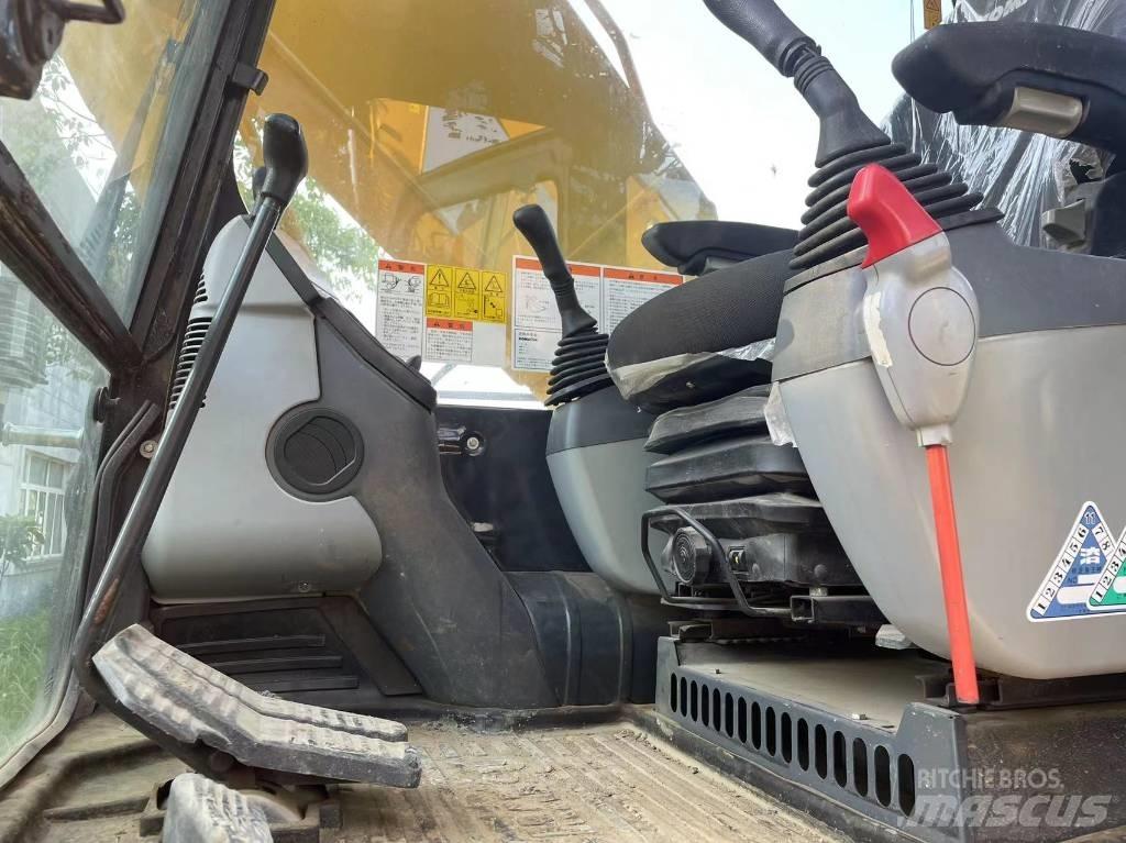 Komatsu PC 200-8 Beltegraver