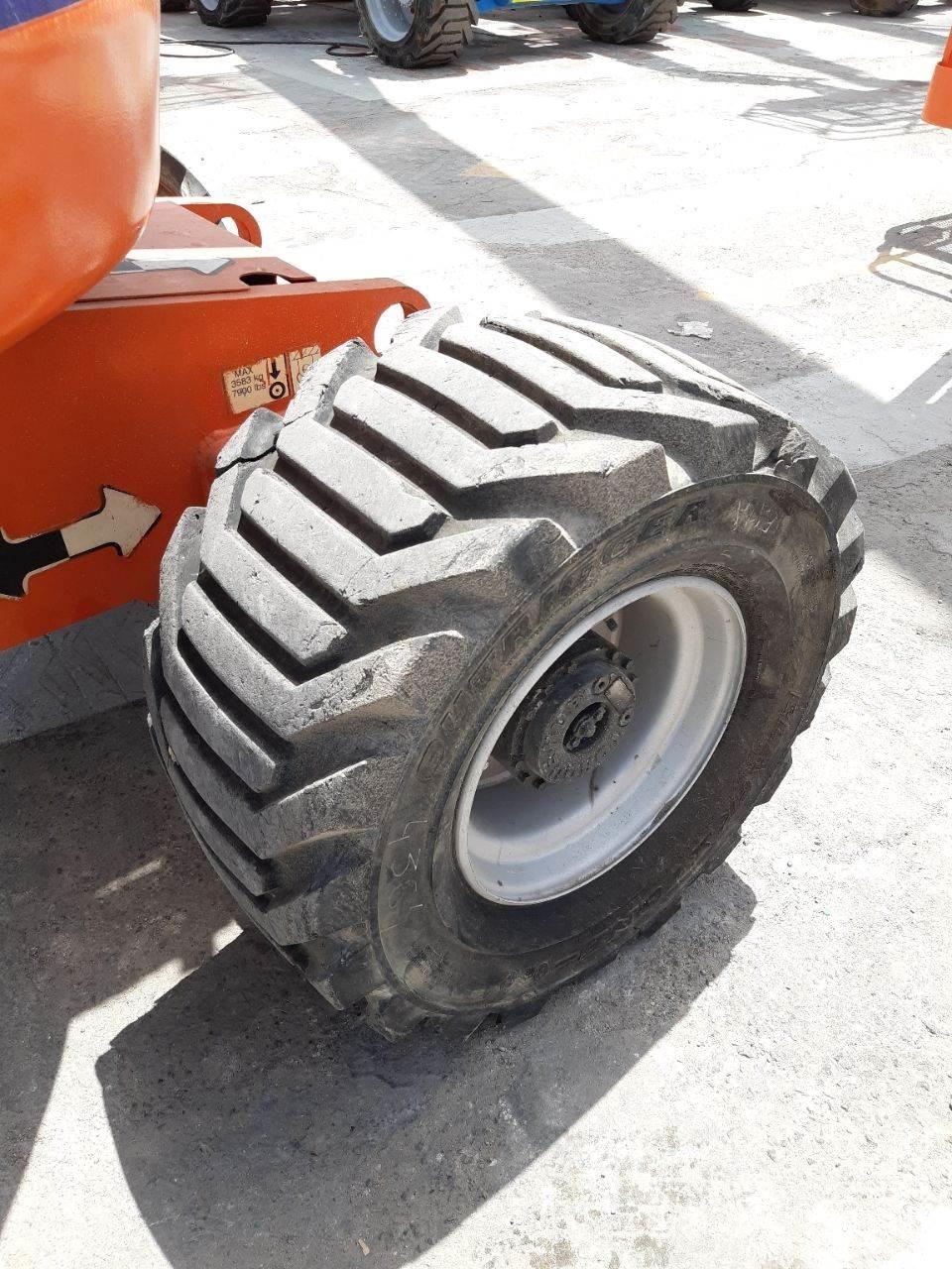 JLG 450AJ Leddede bomlifter