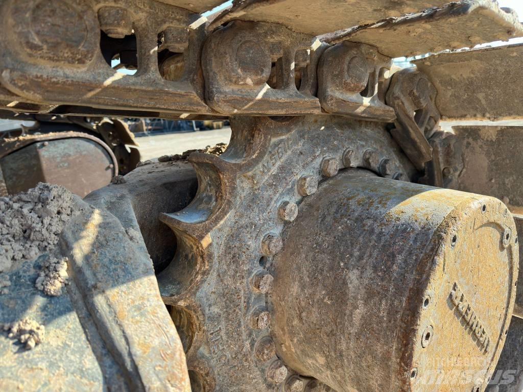 Liebherr R934B S-HD Gravemaskiner for riving